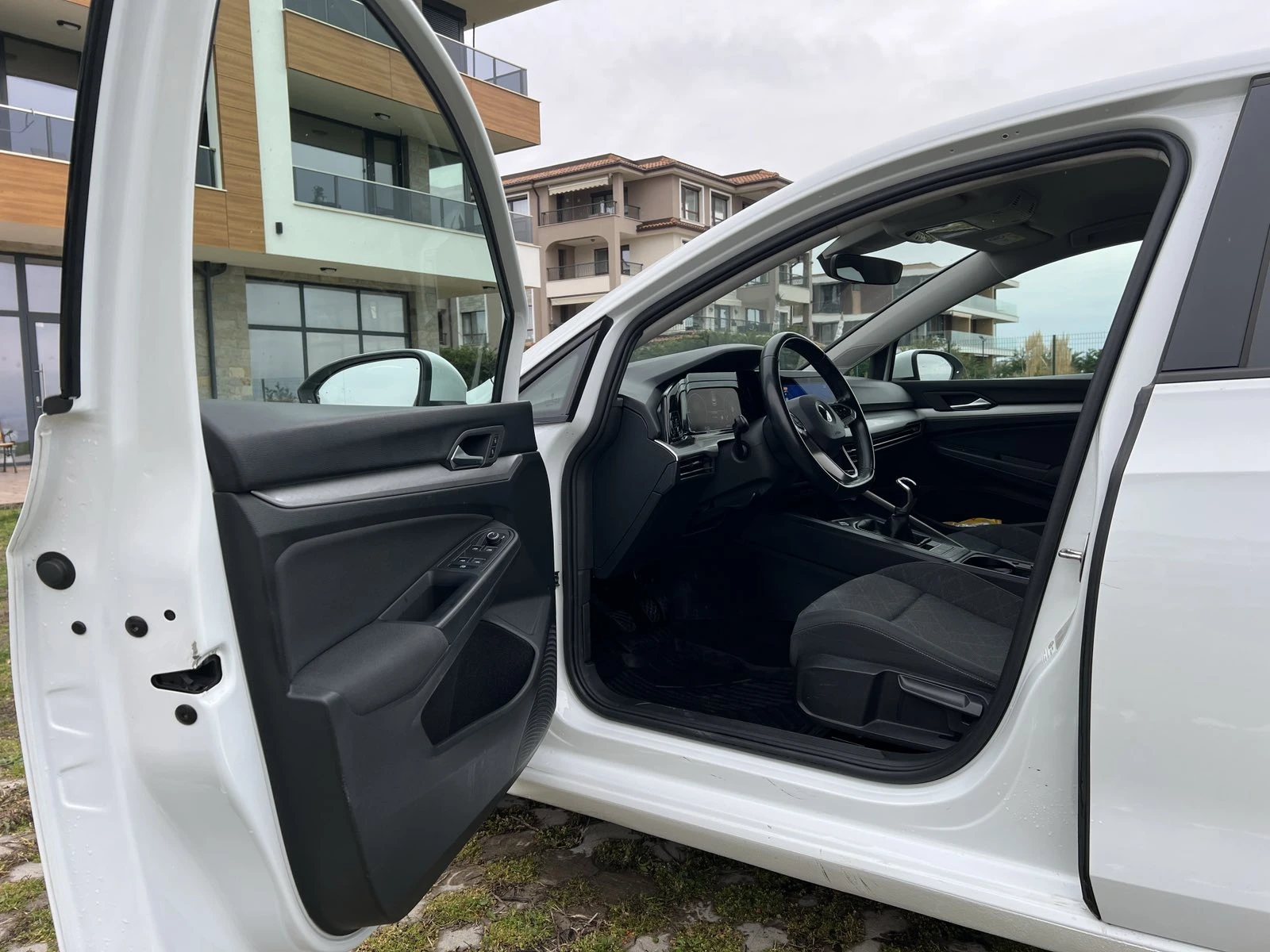 VW Golf Life New 2.0 TDI, снимка 5 - Автомобили и джипове - 53747489