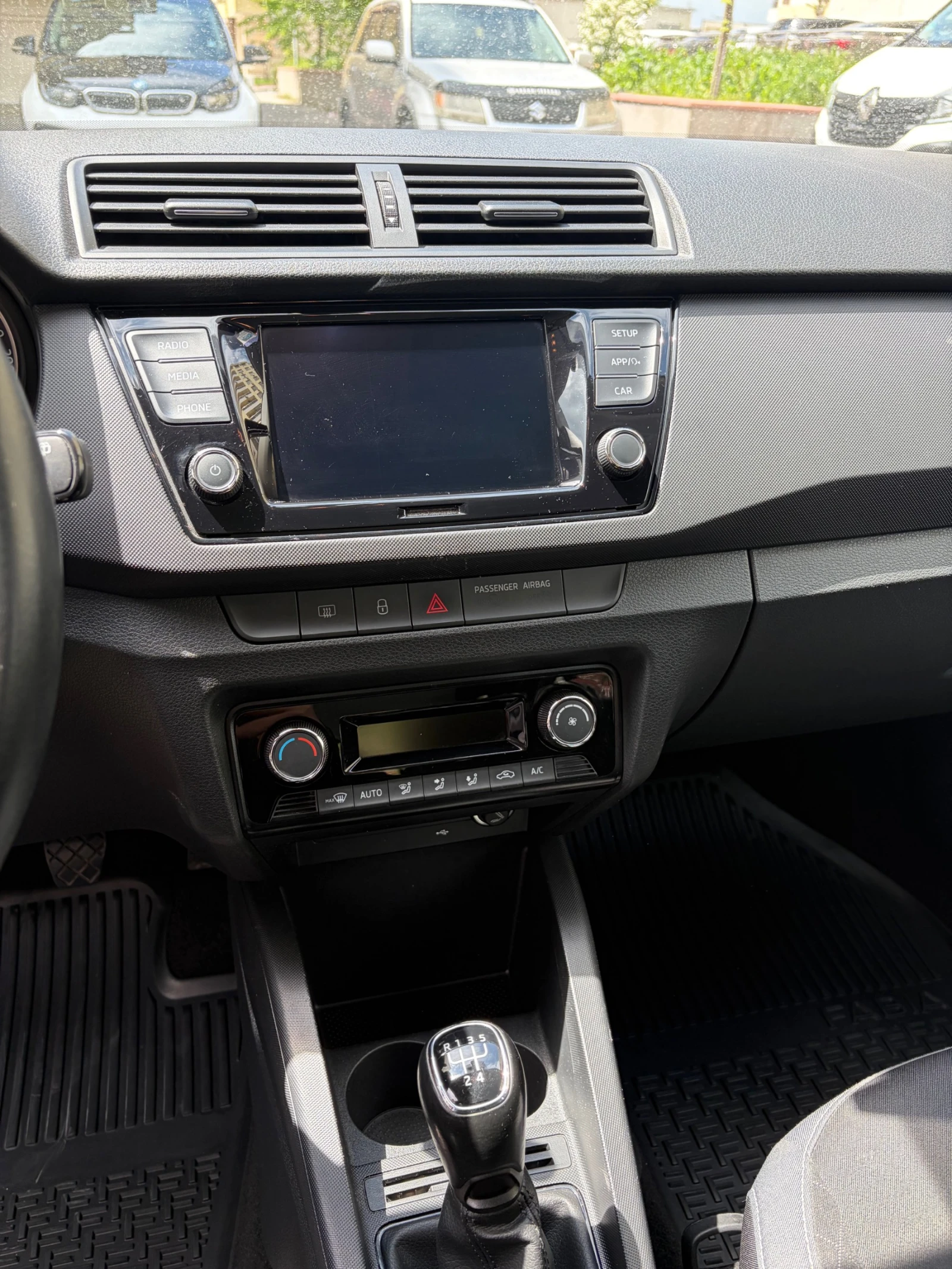 Skoda Fabia 1.0 TSI, снимка 9 - Автомобили и джипове - 54236518