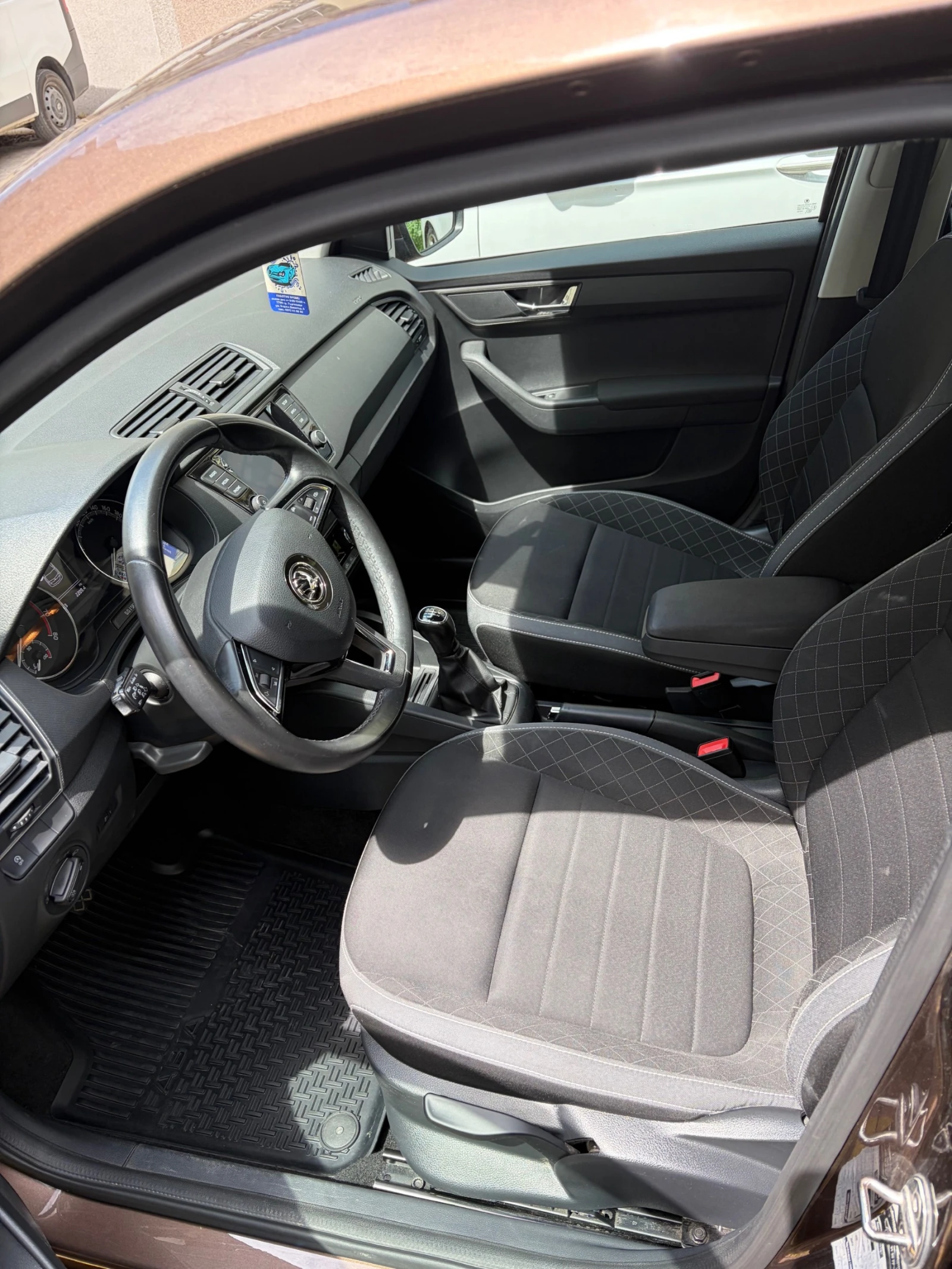 Skoda Fabia 1.0 TSI, снимка 5 - Автомобили и джипове - 54236518