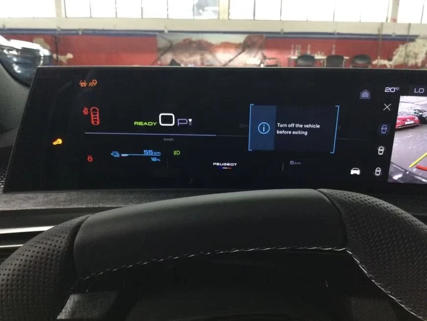 Peugeot 3008 e GT DISTR Winter Pack+ 360* PANO Keyless Massage, снимка 8 - Автомобили и джипове - 54396904
