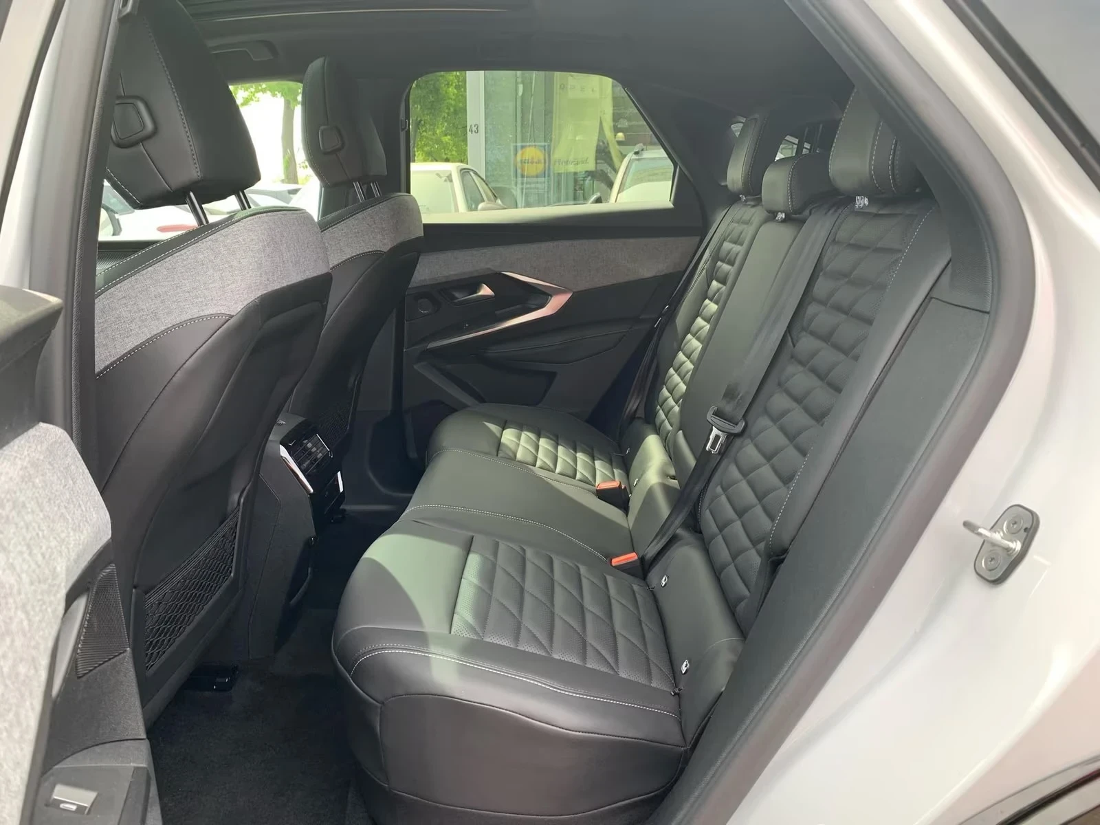 Peugeot 3008 e GT DISTR Winter Pack+ 360* PANO Keyless Massage | Mobile.bg � ����������� 15