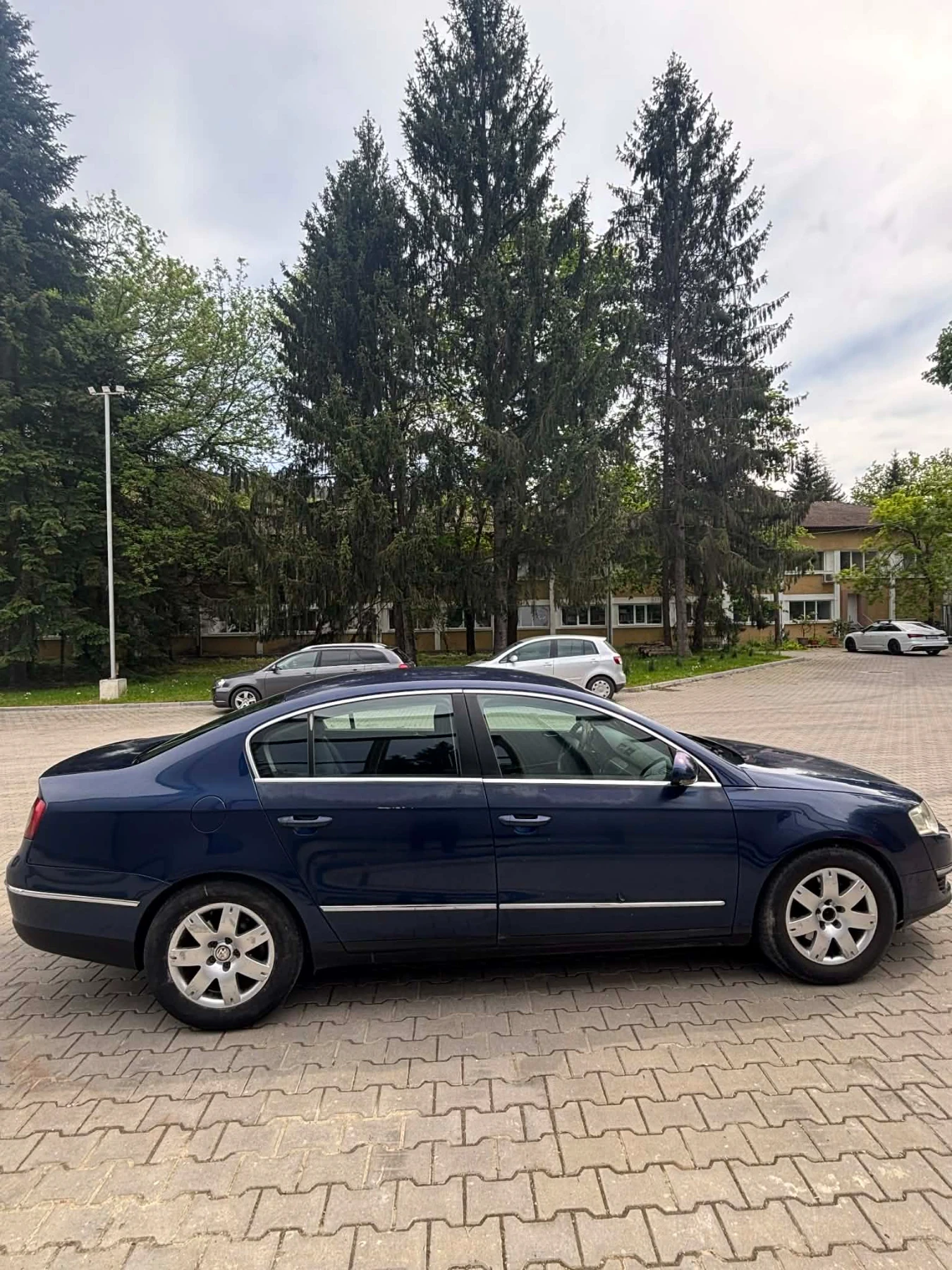 VW Passat 2.0 TDI, снимка 4 - Автомобили и джипове - 54500176