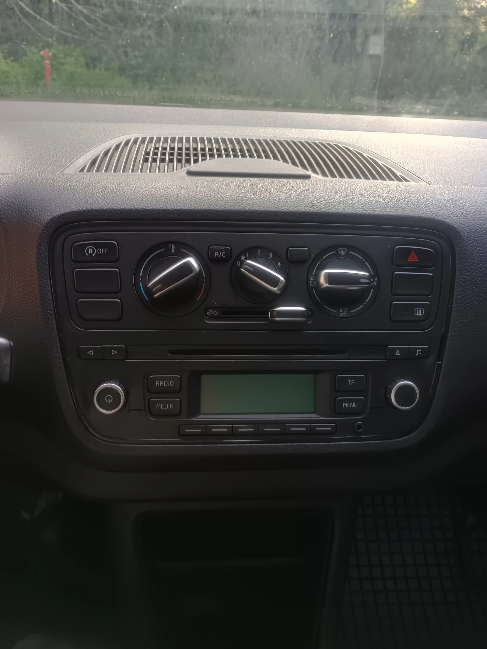 VW Up, снимка 10 - Автомобили и джипове - 54782948