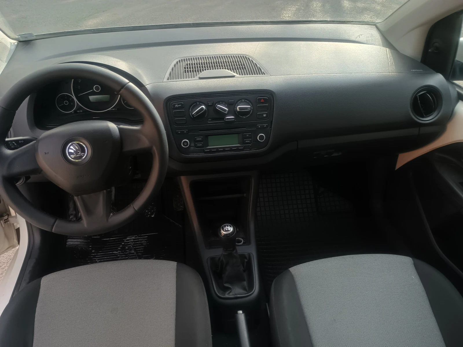 VW Up, снимка 9 - Автомобили и джипове - 54782948