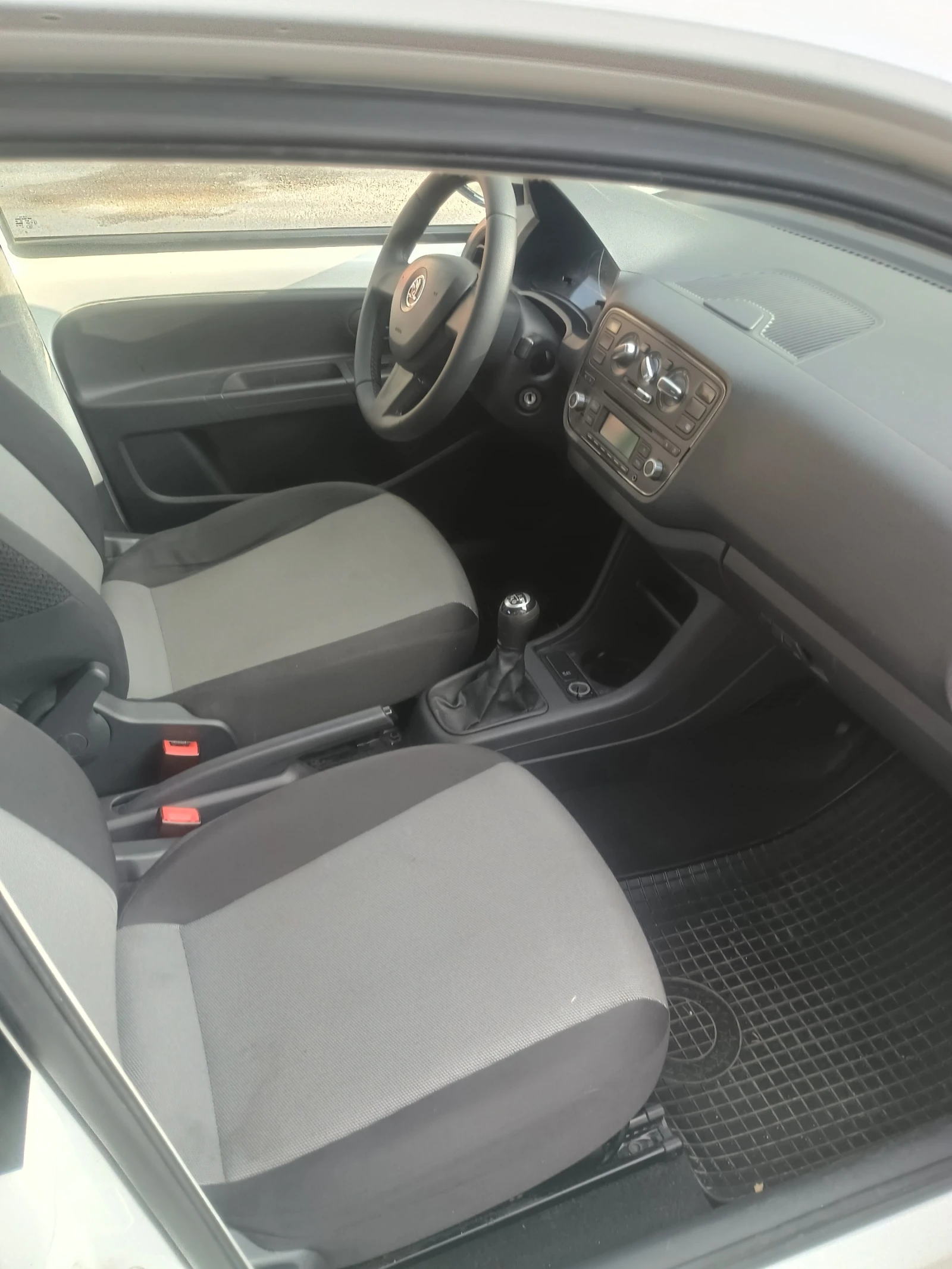 VW Up, снимка 8 - Автомобили и джипове - 54782948