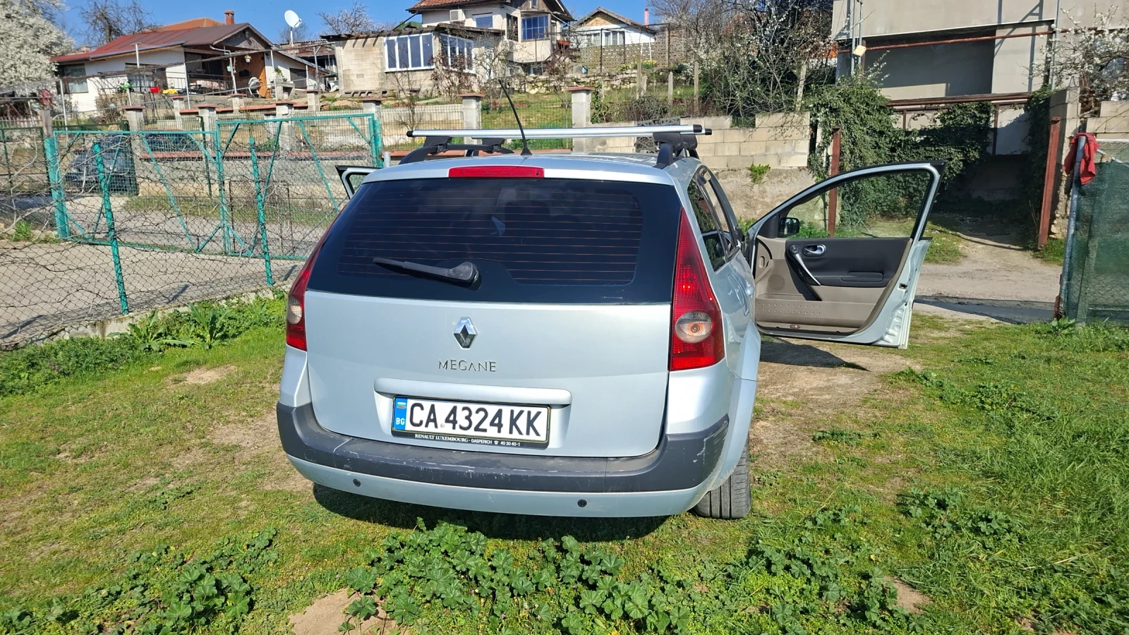 Renault Megane 1.9 dci, снимка 4 - Автомобили и джипове - 54825594