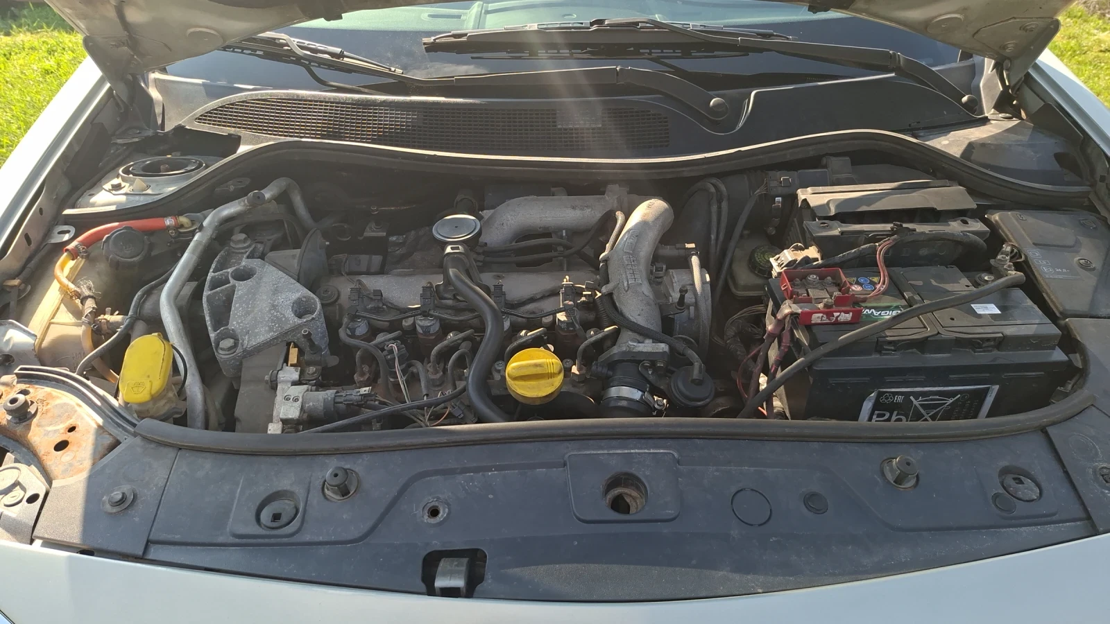 Renault Megane 1.9 dci, снимка 11 - Автомобили и джипове - 54825594