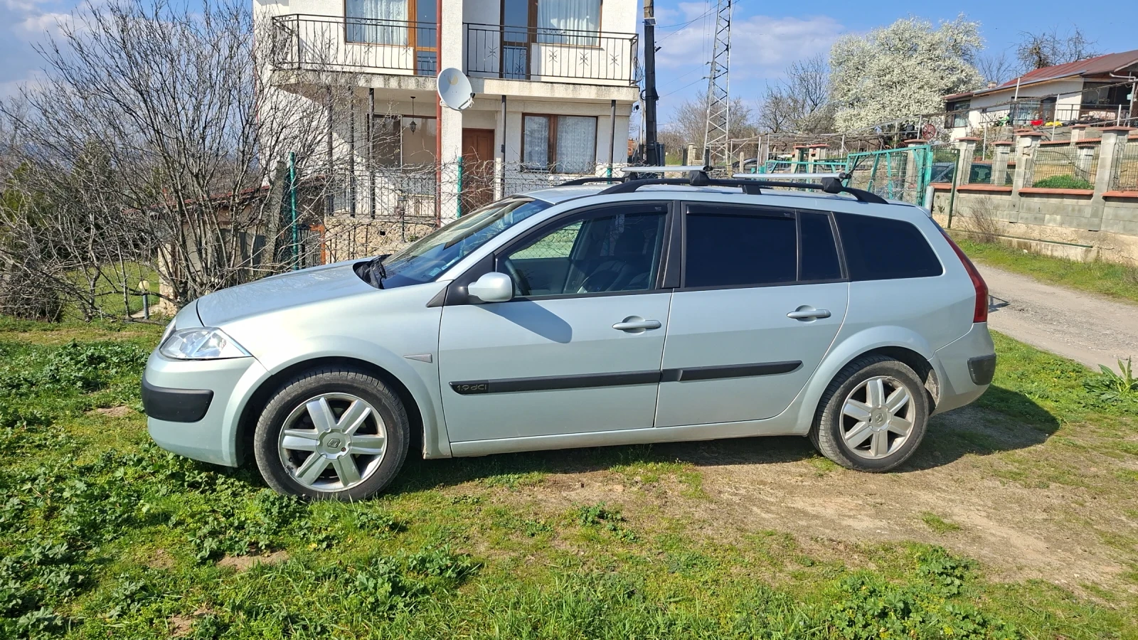 Renault Megane 1.9 dci, снимка 2 - Автомобили и джипове - 54825594