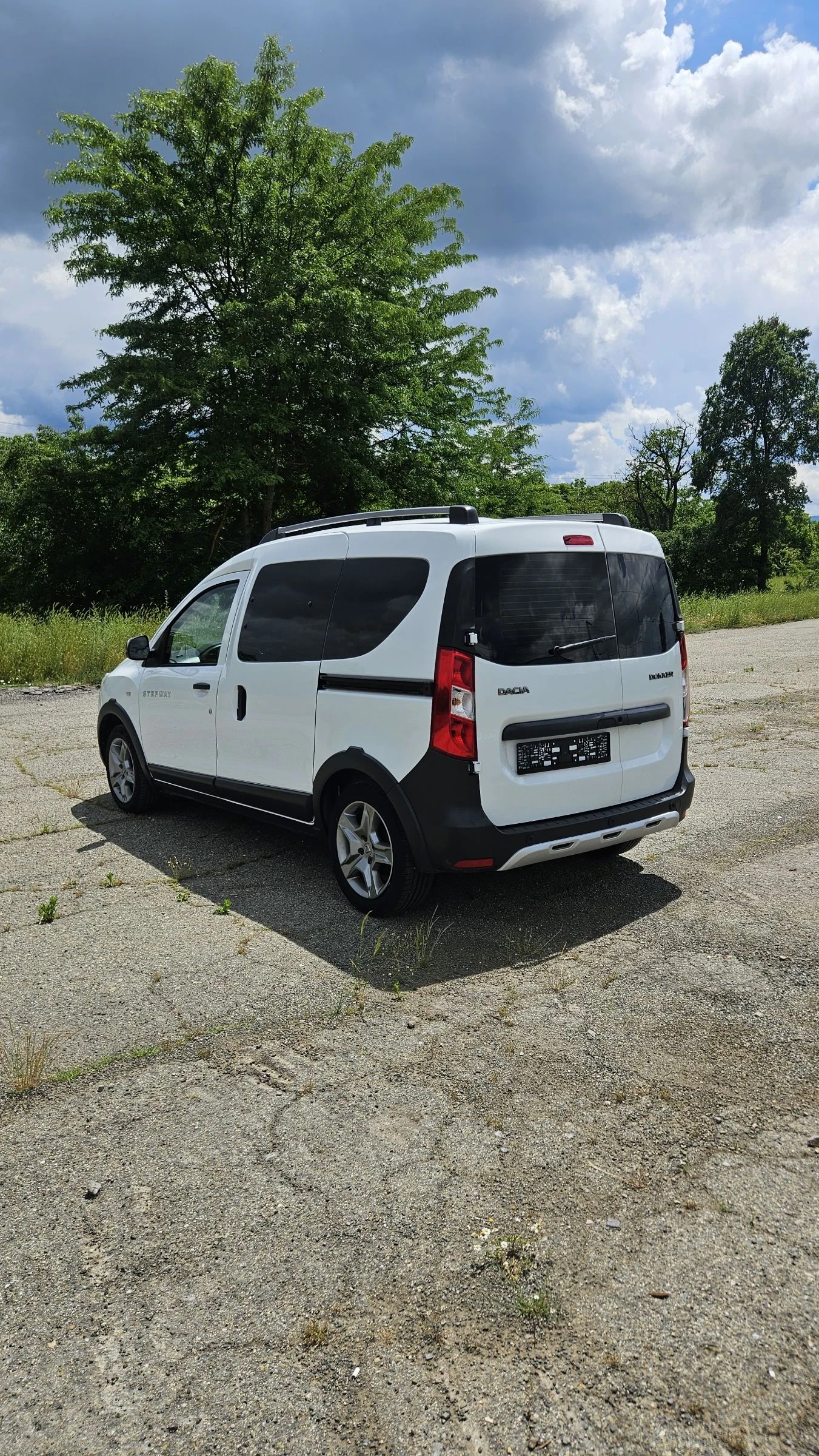 Dacia Dokker 1.6 SCe / Фабрична Газ, снимка 6 - Автомобили и джипове - 54835198
