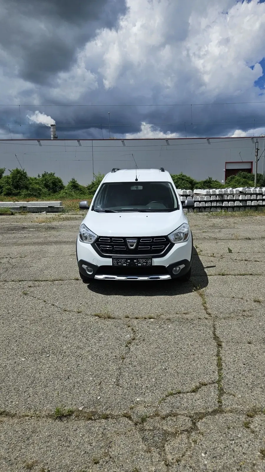 Dacia Dokker 1.6 SCe / Фабрична Газ, снимка 2 - Автомобили и джипове - 54835198