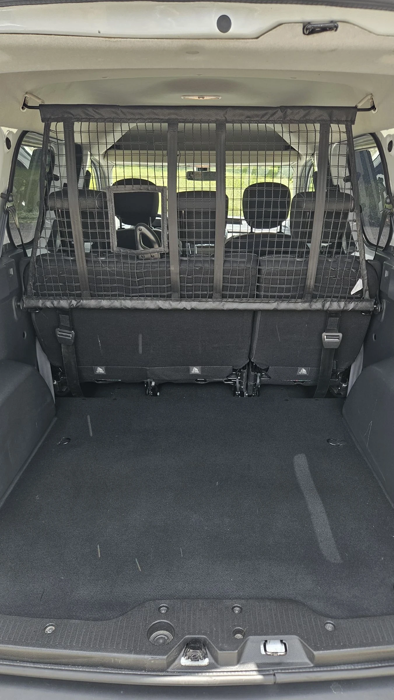Dacia Dokker 1.6 SCe / Фабрична Газ, снимка 11 - Автомобили и джипове - 54835198