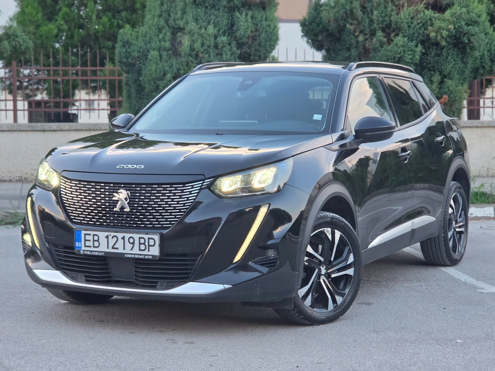 Peugeot 2008 1.5HDI 110hp * КЛИМАТРОНИК * НАВИ * EURO 6D * , снимка 11 - Автомобили и джипове - 55063411