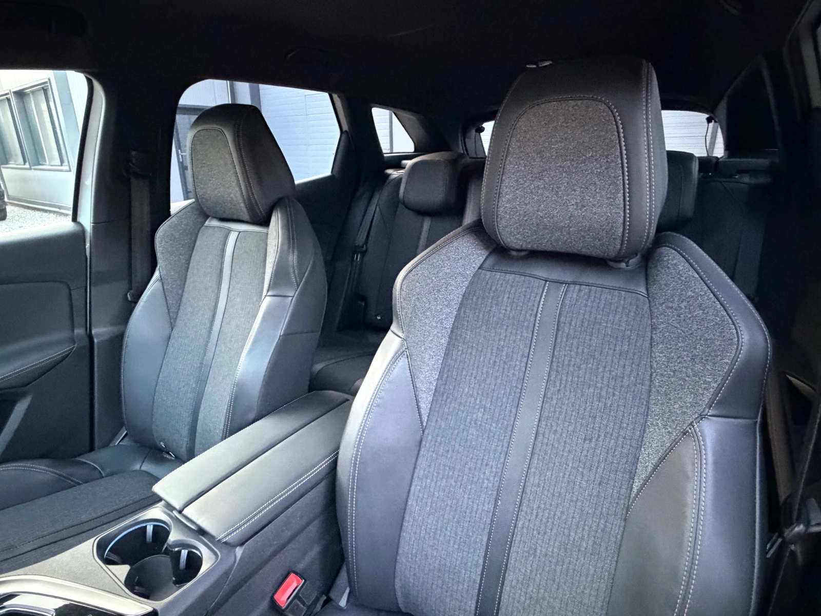 Peugeot 3008 1.5HDI* GT-LINE* Full* EA8, снимка 11 - Автомобили и джипове - 55179944