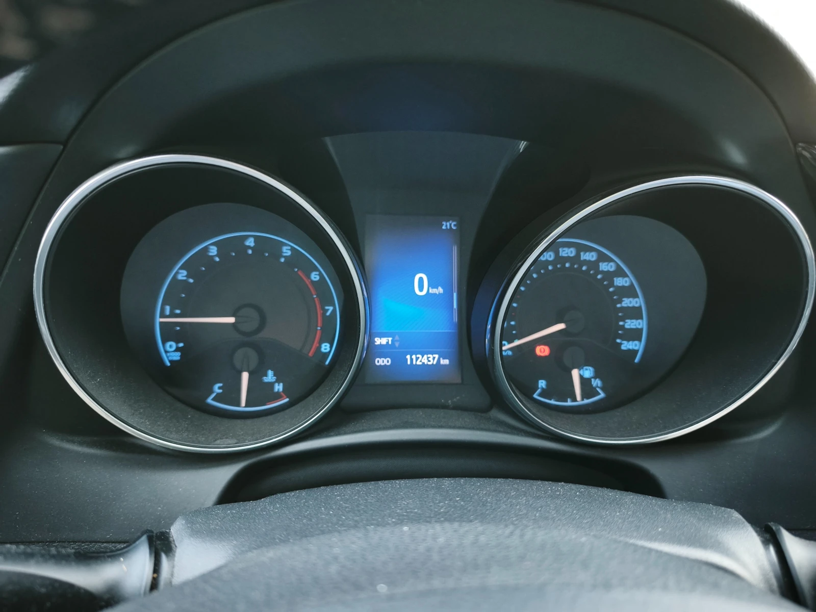 Toyota Auris хечбек, снимка 5 - Автомобили и джипове - 55322794