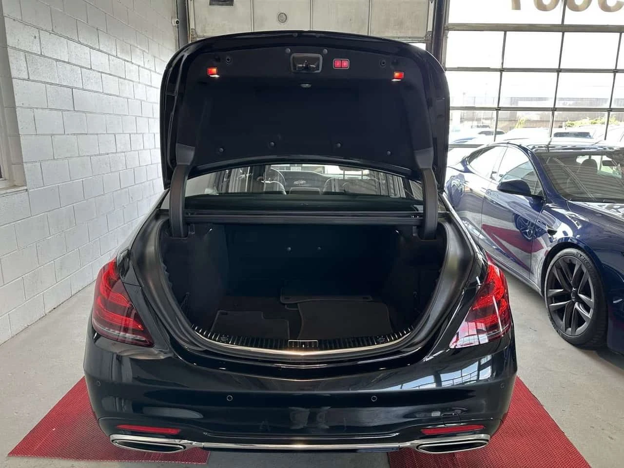 Mercedes-Benz S 560 * 4.0 V8 * Фиксирана цена до България * CARFAX * , снимка 7 - Автомобили и джипове - 55571738