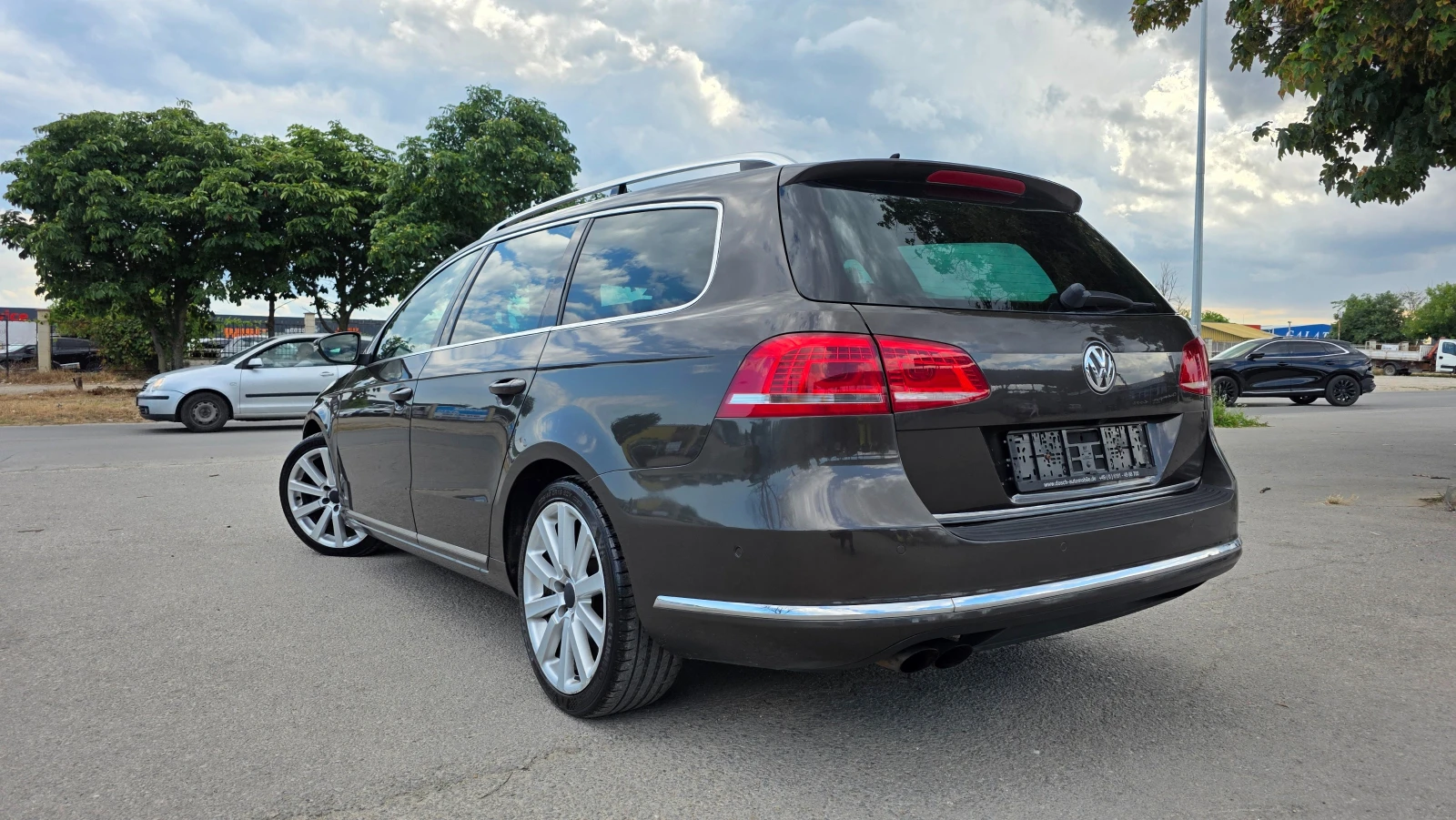 VW Passat УНИКАЛНА/R-LINE, снимка 4 - Автомобили и джипове - 55607582