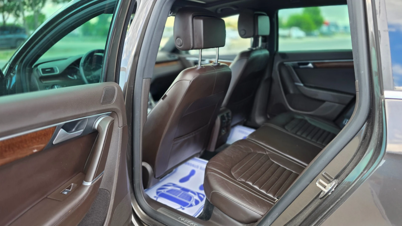 VW Passat УНИКАЛНА/R-LINE, снимка 8 - Автомобили и джипове - 55607582