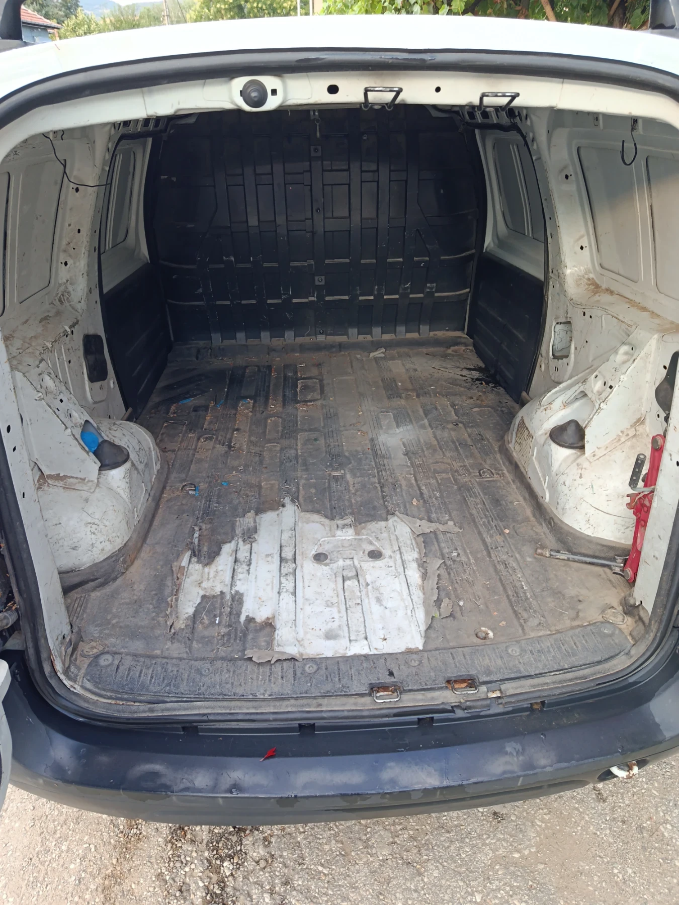 Dacia Logan, снимка 6 - Автомобили и джипове - 55678971