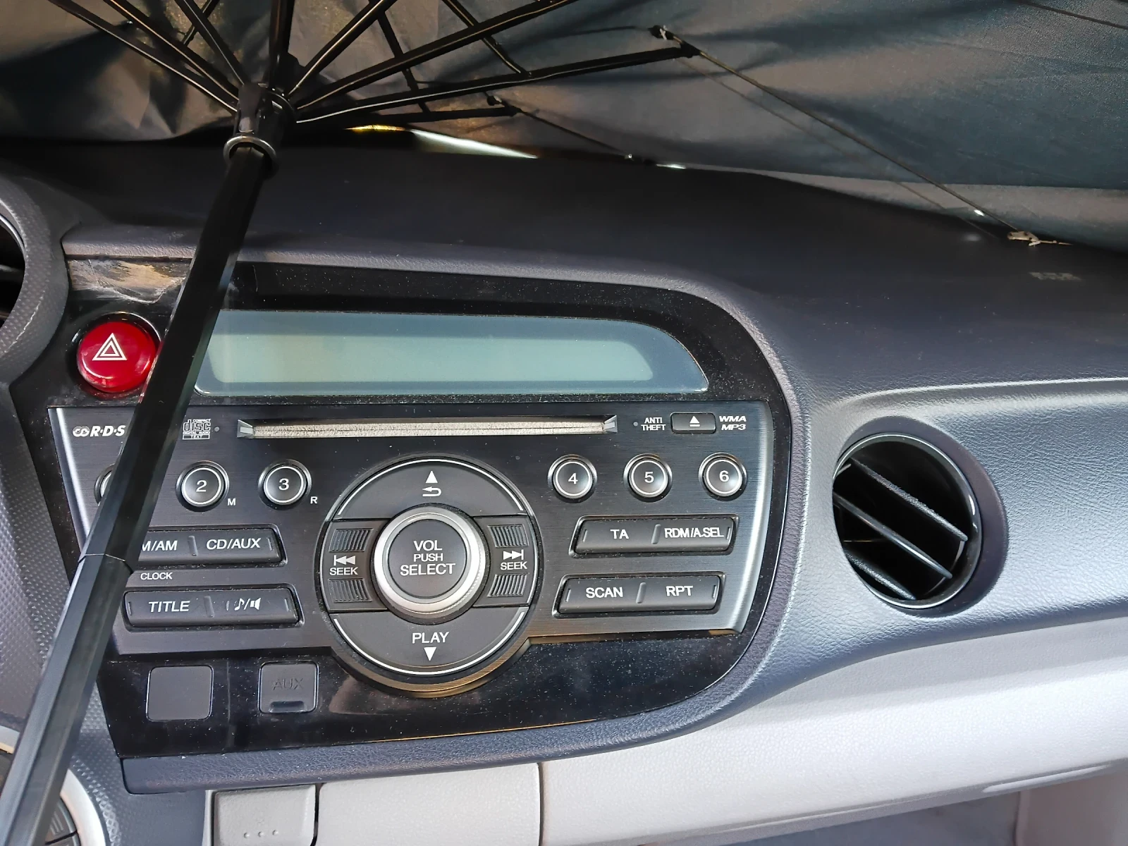 Honda Insight 1.3 hibrid, снимка 7 - Автомобили и джипове - 55743420