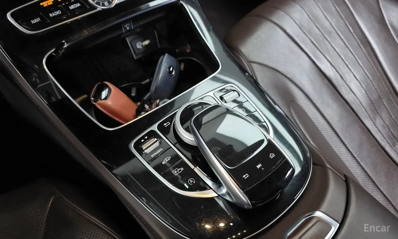Mercedes-Benz CLS 450 AMG* LINE* 4MATIC* BURMESTER* ОБДУХВАНЕ* ДИСТРОНИК, снимка 11 - Автомобили и джипове - 56245906