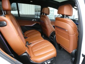 BMW X7 *40d*M-SPORT*PANO*, снимка 11 - Автомобили и джипове - 45095168