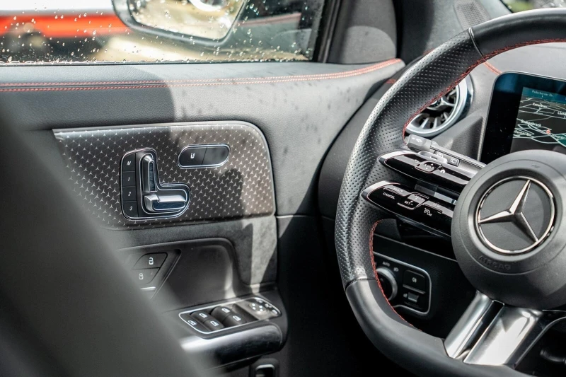 Mercedes-Benz EQA 250 AMG/FACELIFT/NIGHT/360/KEYLESS/DISTRONIC/, снимка 8 - Автомобили и джипове - 51271949