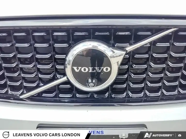 Volvo XC40 Automatic, снимка 11 - Автомобили и джипове - 56004405