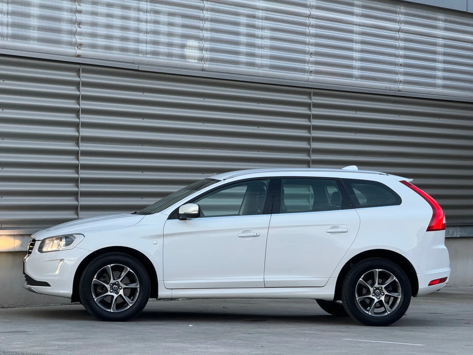 Volvo XC60 2.0d LIMITED OCEAN RACЕ СОБСТВЕН ЛИЗИНГ* БАРТЕР - изображение 7