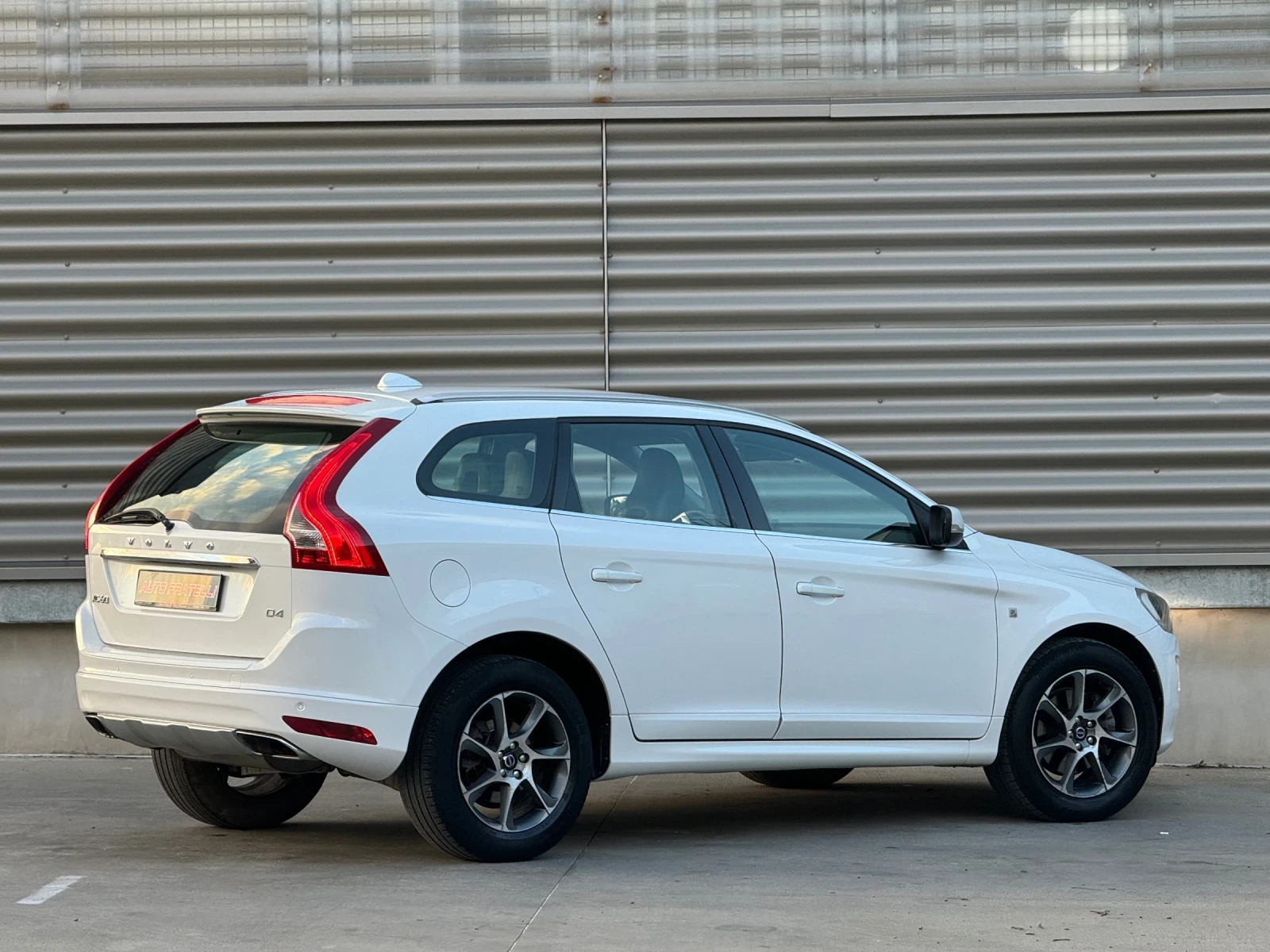 Volvo XC60 2.0d LIMITED OCEAN RACЕ СОБСТВЕН ЛИЗИНГ* БАРТЕР - изображение 4