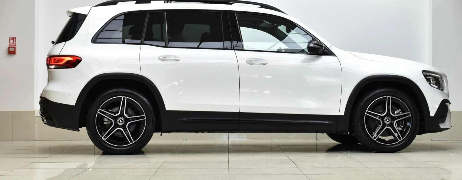 Mercedes-Benz GLB 250 AMG Line 4Matic - изображение 4