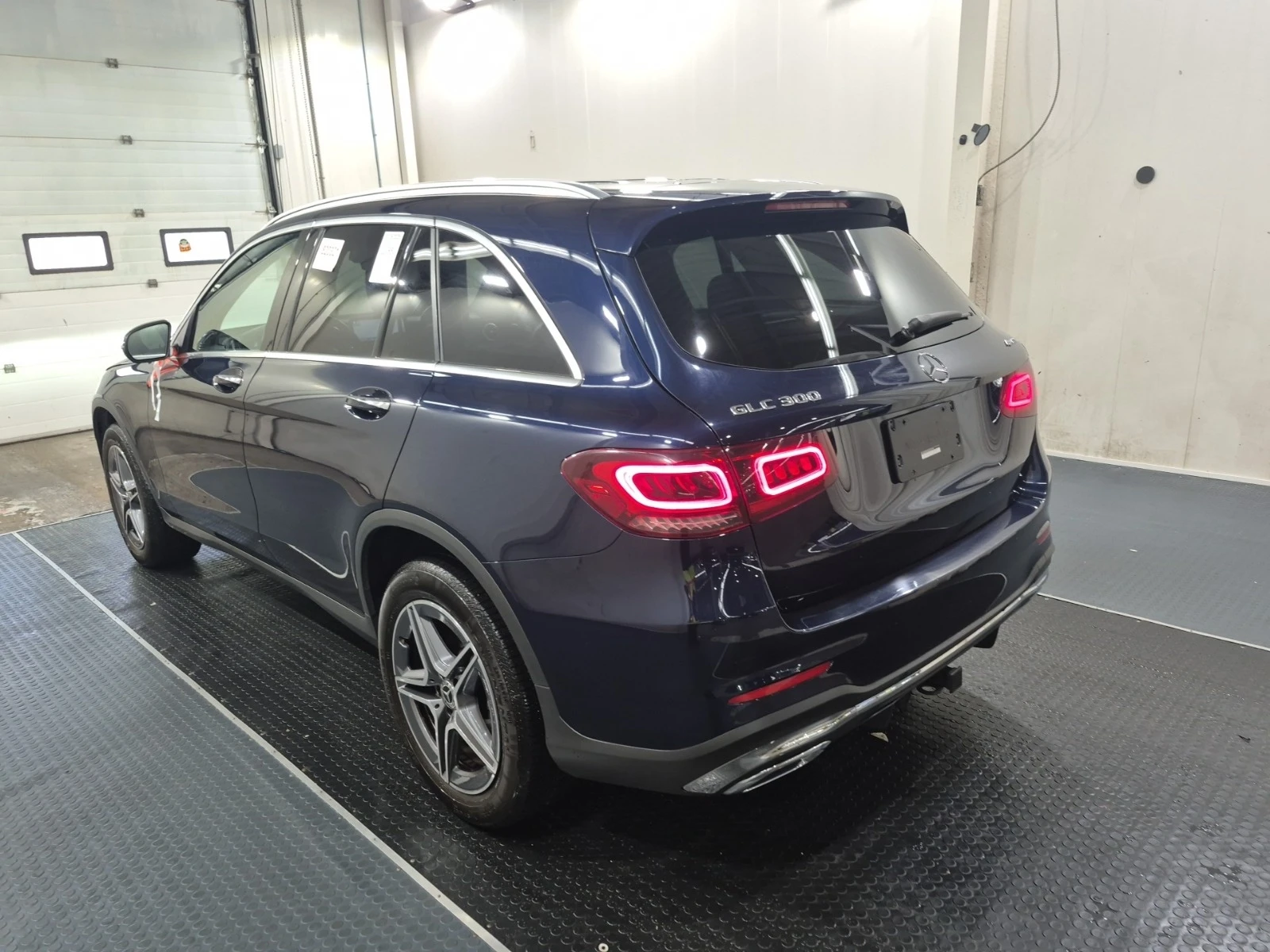 Mercedes-Benz GLC 300 * * CARFAX * * АВТО КРЕДИТ * *  - изображение 4