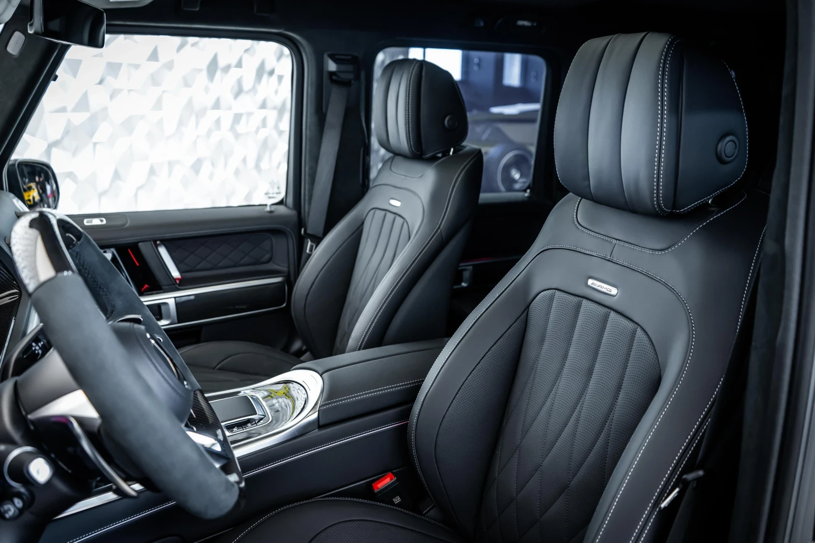 Mercedes-Benz G 63 AMG Manufaktur* Burmester* Carbon, снимка 9 - Автомобили и джипове - 53904997