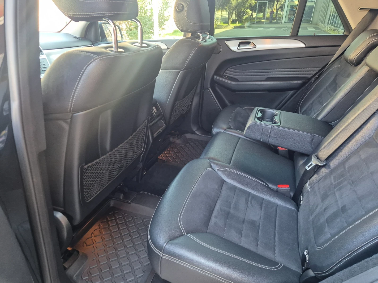 Mercedes-Benz ML 350 Нави* Кожа* Лед-Фар* Ел-Багажник* Амг-джанти* , снимка 11 - Автомобили и джипове - 54113251