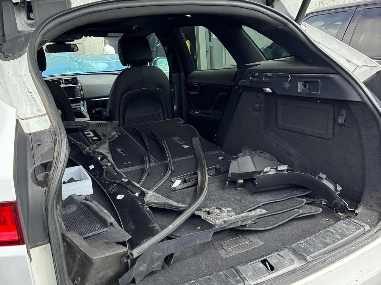 Jaguar F-PACE * 35t Prestige * CARFAX * ���� �� �� | Mobile.bg � ����������� 9