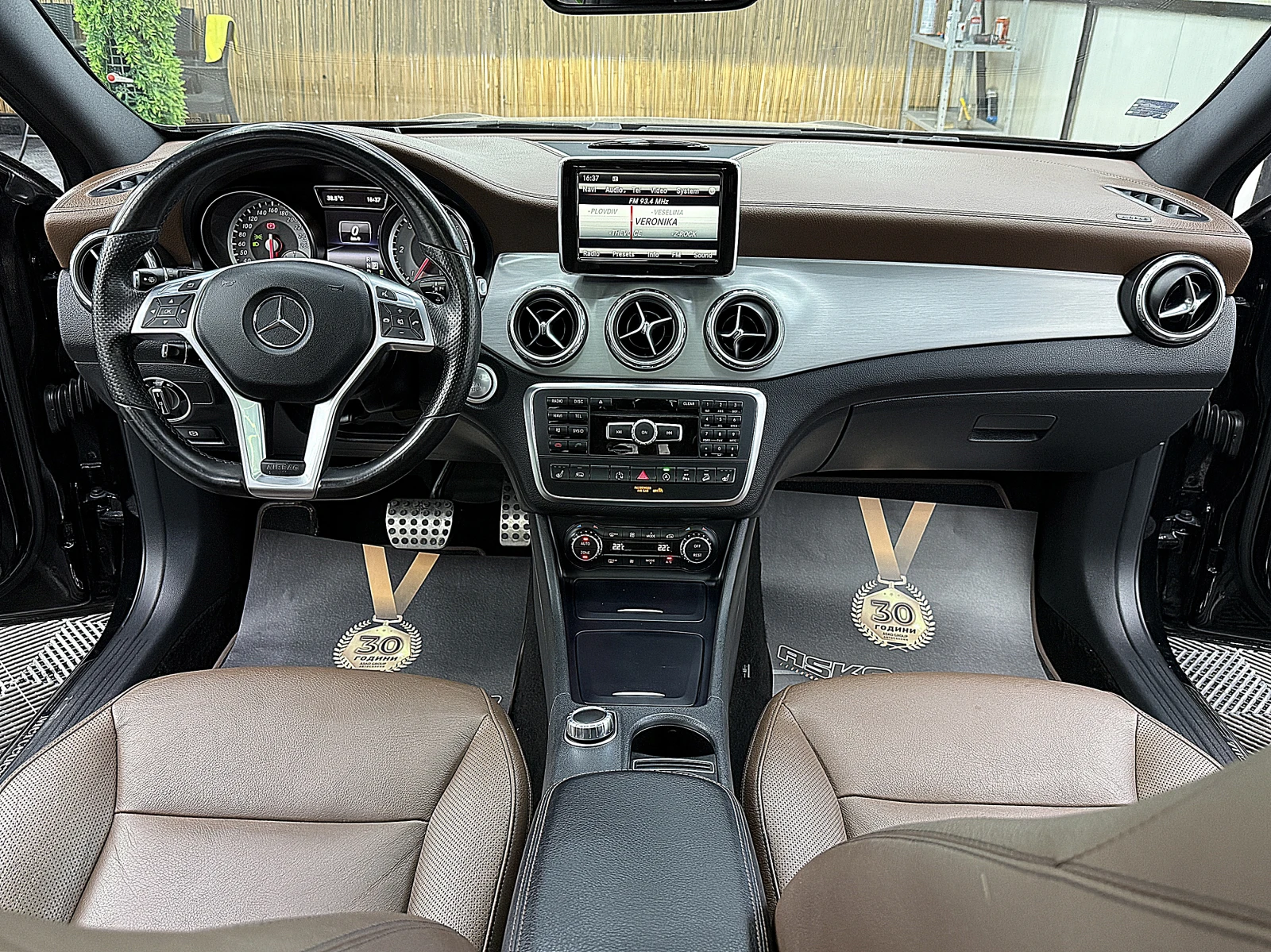 Mercedes-Benz GLA 220 4-Matic/AMG/PANORAMA/KeylessGo/СОБСТВЕН ЛИЗИНГ, снимка 15 - Автомобили и джипове - 55538671