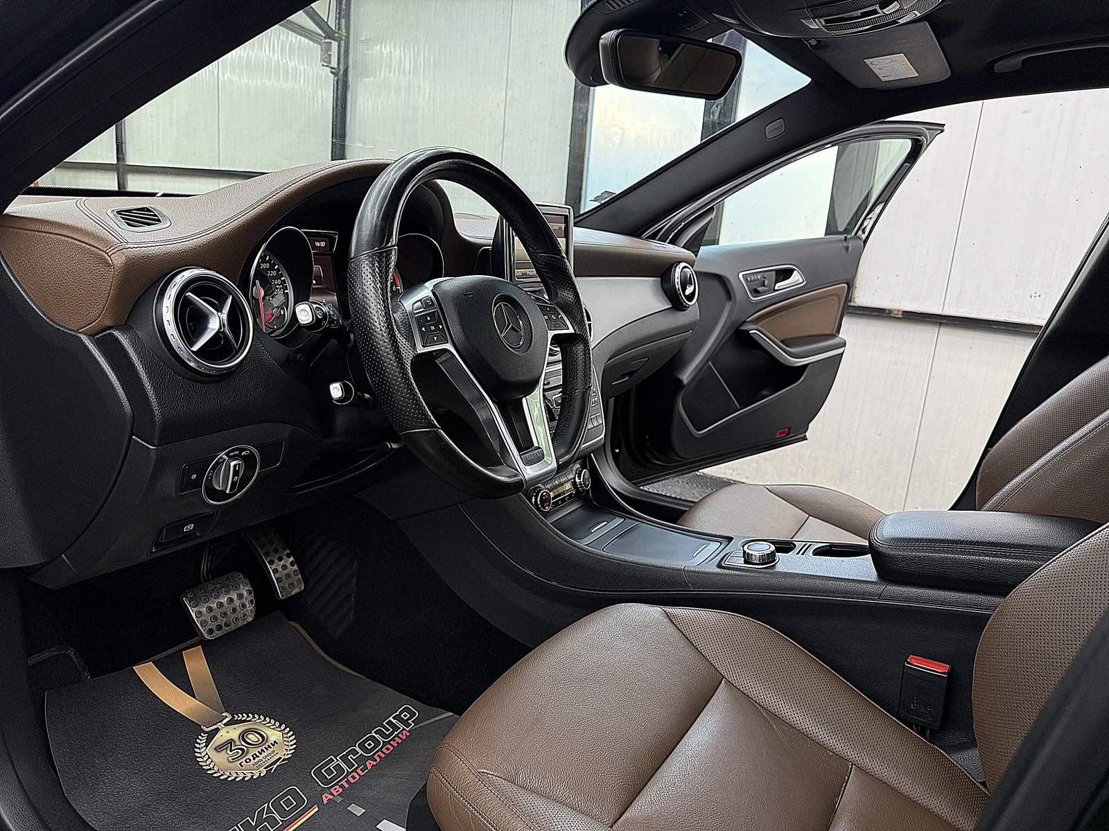 Mercedes-Benz GLA 220 4-Matic/AMG/PANORAMA/KeylessGo/СОБСТВЕН ЛИЗИНГ, снимка 14 - Автомобили и джипове - 55538671