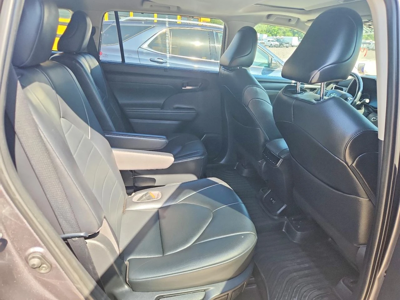 Toyota Highlander, снимка 11 - Автомобили и джипове - 55753280
