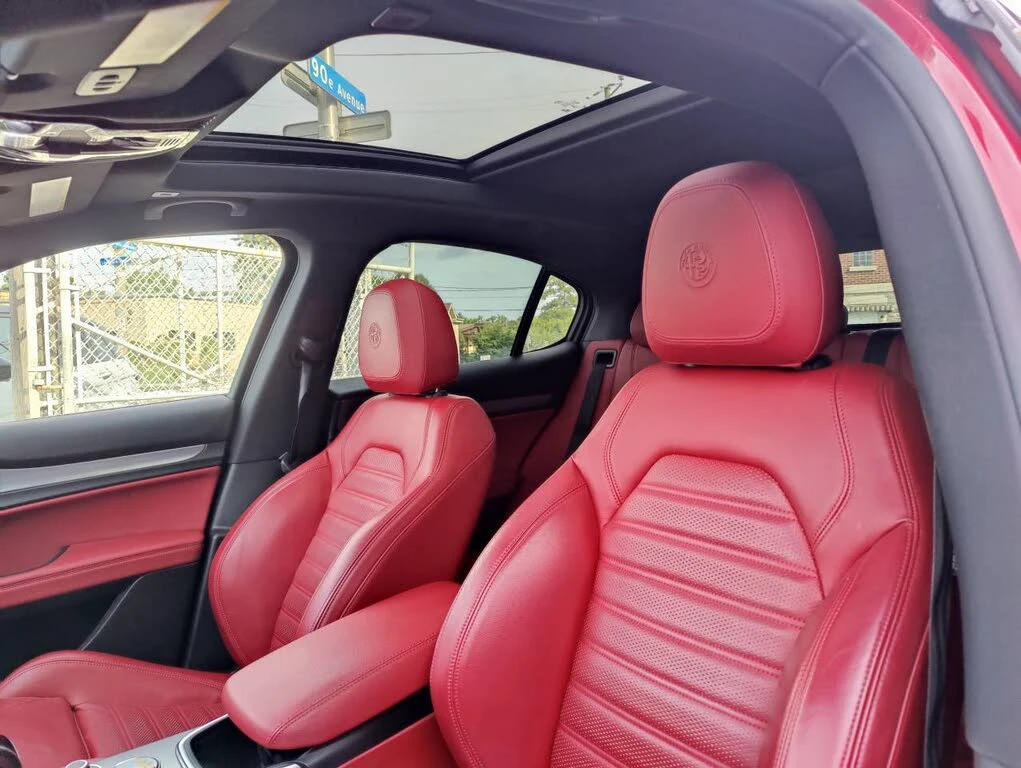 Alfa Romeo Stelvio 2021 Q4* TI* AWD* DIS* SPORT PK* PANO* КРАЙНА ЦЕНА, снимка 12 - Автомобили и джипове - 56227620