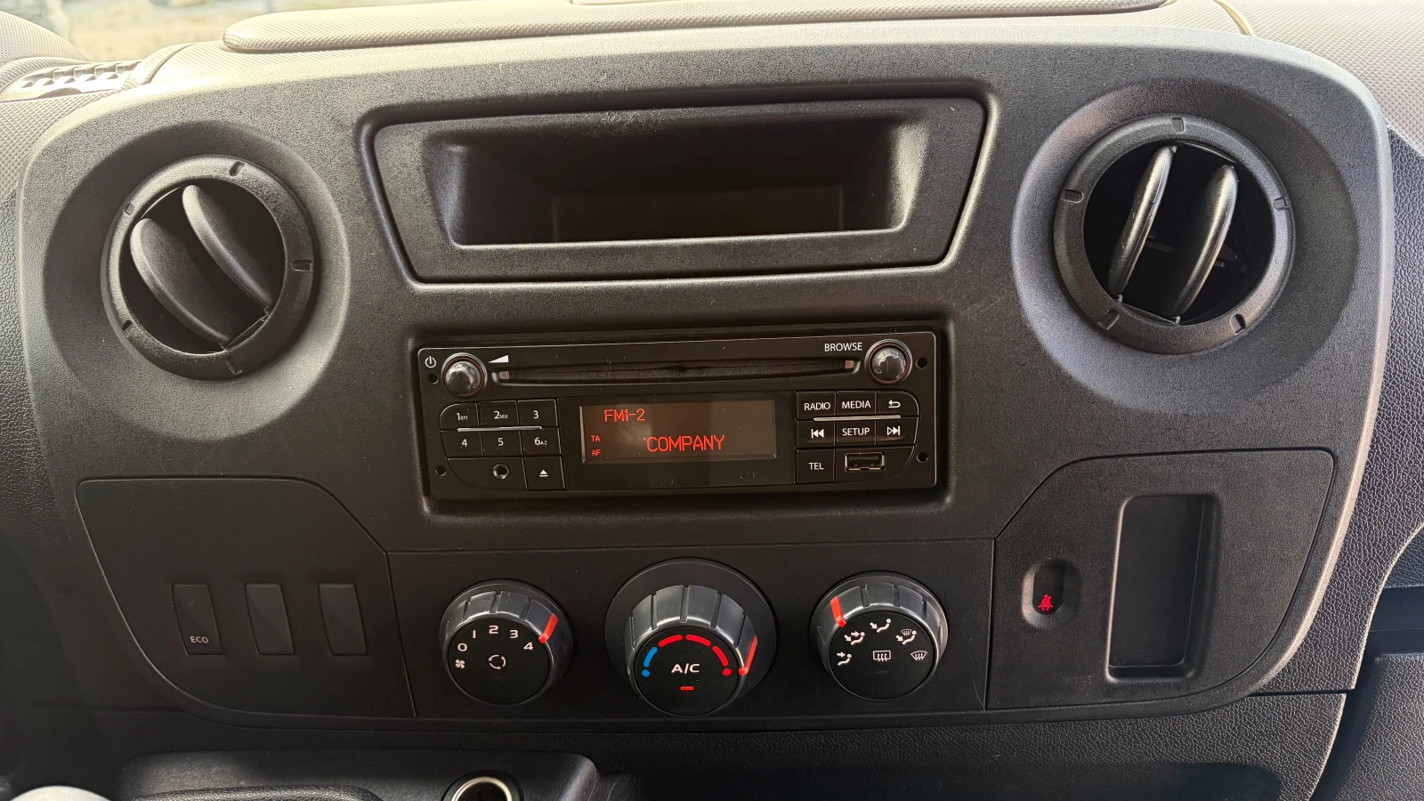 Nissan NV400 2.3dCi , снимка 14 - Бусове и автобуси - 56644836