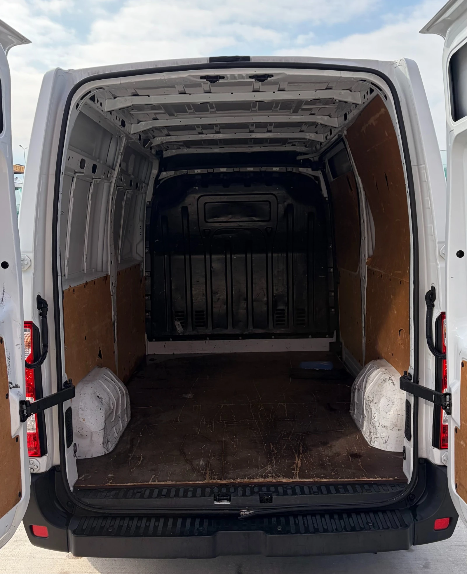 Nissan NV400 2.3dCi , снимка 9 - Бусове и автобуси - 56644836