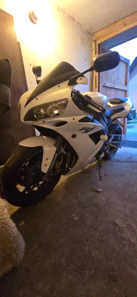Yamaha YZF-R1, снимка 1