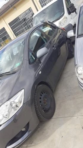 Toyota Auris 1.4 D-4D    САМО НА ЧАСТИ , снимка 2