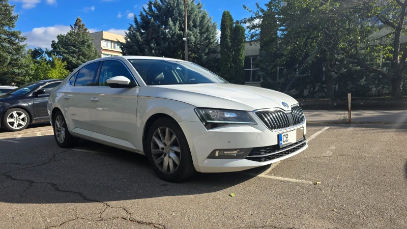 Skoda Superb, снимка 3 - Автомобили и джипове - 47412838