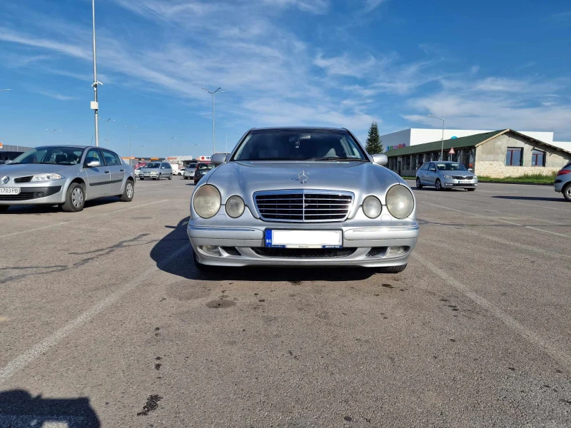 Mercedes-Benz E 320, снимка 15 - Автомобили и джипове - 47473555