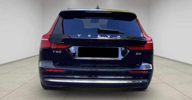 Volvo V60 B4 = Ultimate Dark= Гаранция, снимка 3 - Автомобили и джипове - 48102952