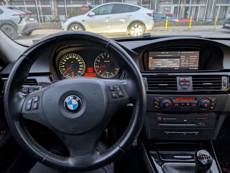 BMW 325 iX, снимка 10 - Автомобили и джипове - 49092344