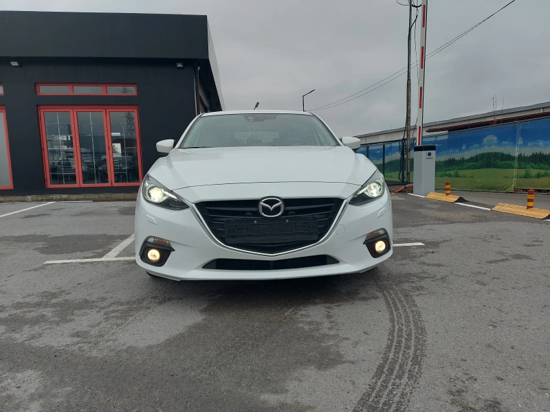 Mazda 3 1.5 SKYACTIV, снимка 2 - Автомобили и джипове - 48305314