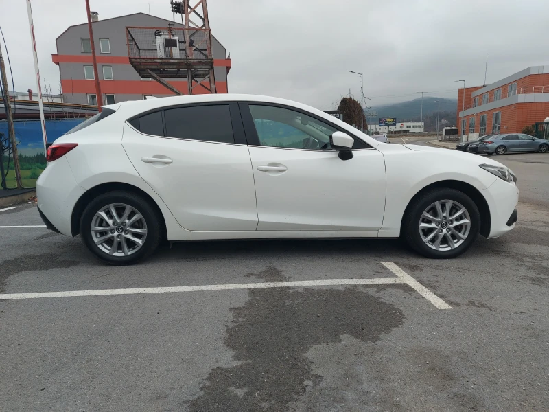 Mazda 3 1.5 SKYACTIV, снимка 4 - Автомобили и джипове - 48305314