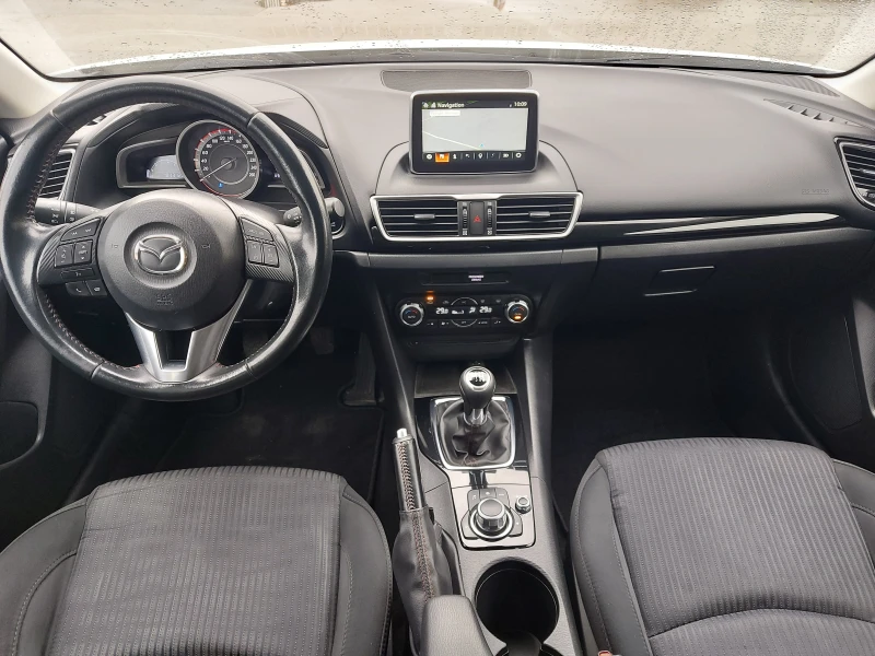 Mazda 3 1.5 SKYACTIV, снимка 9 - Автомобили и джипове - 48305314