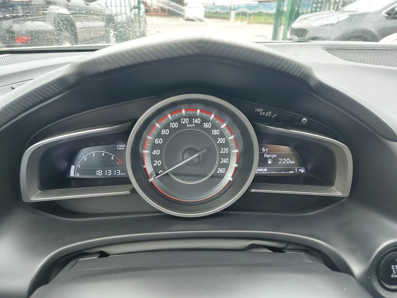 Mazda 3 1.5 SKYACTIV, снимка 12 - Автомобили и джипове - 48305314